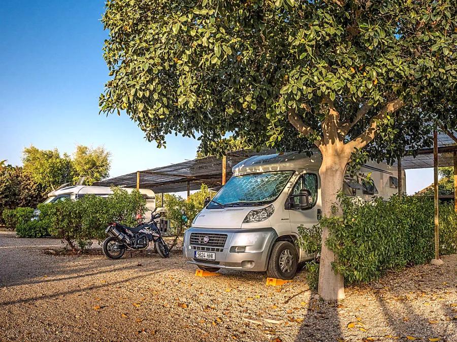 Camping Los Escullos