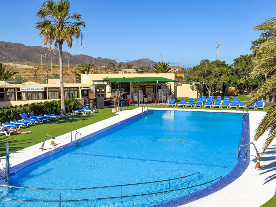 Camping Los Escullos