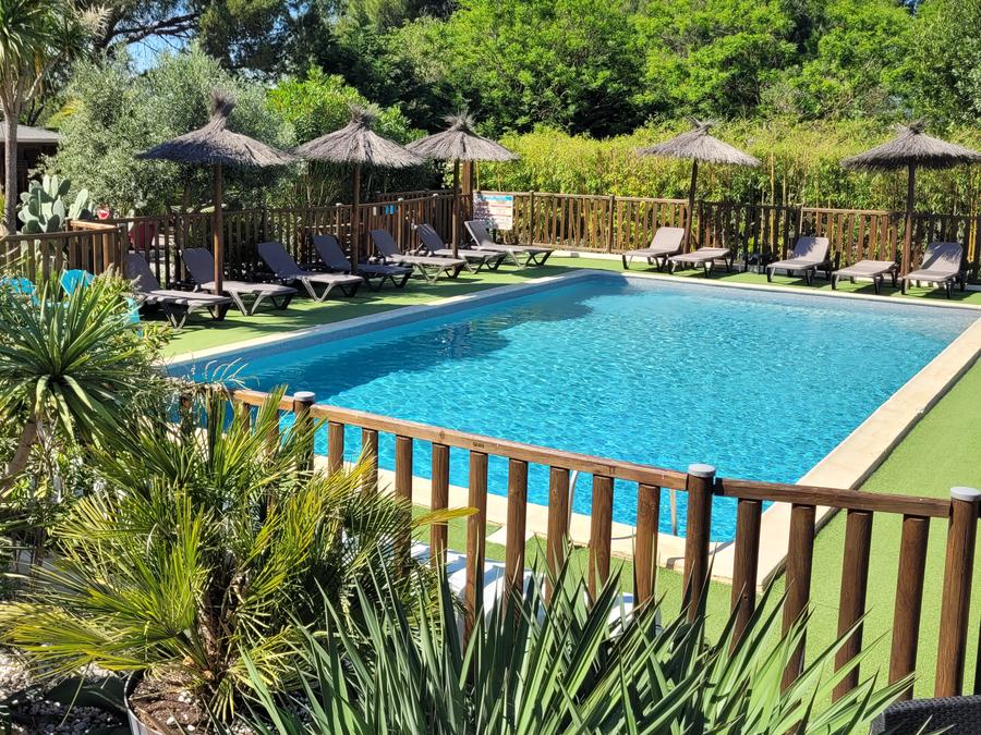 Camping les Cigales, 3*