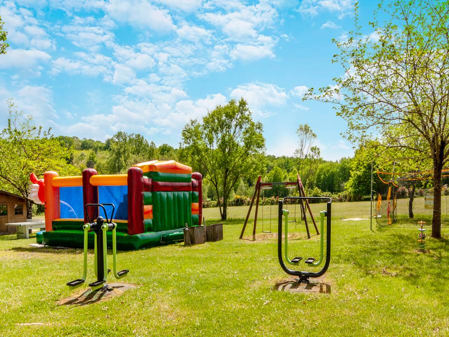 Camping les Etangs de Plessac, 4* - 65