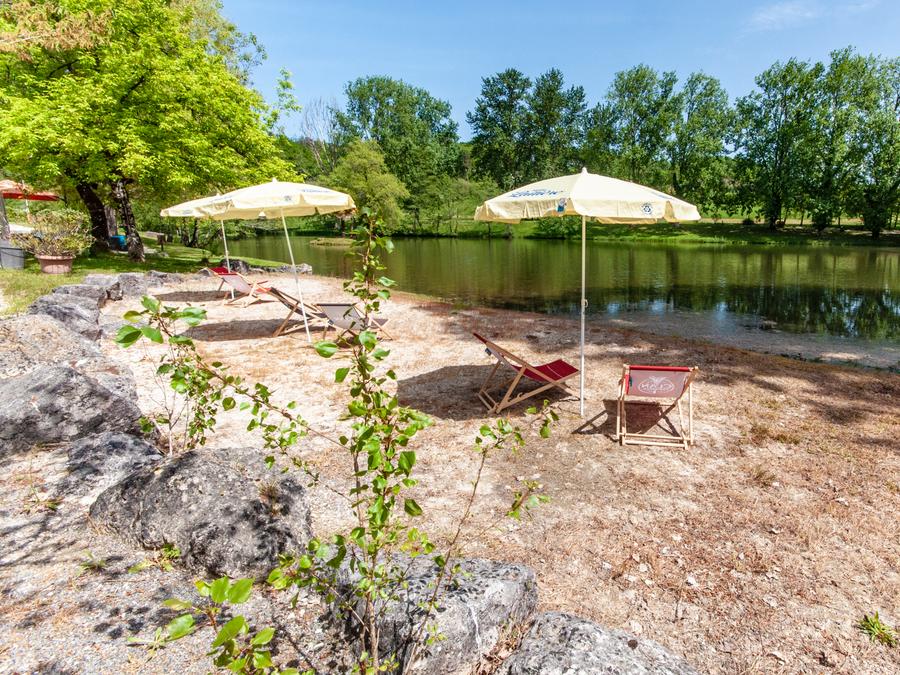 Camping les Etangs de Plessac, 4* - 36