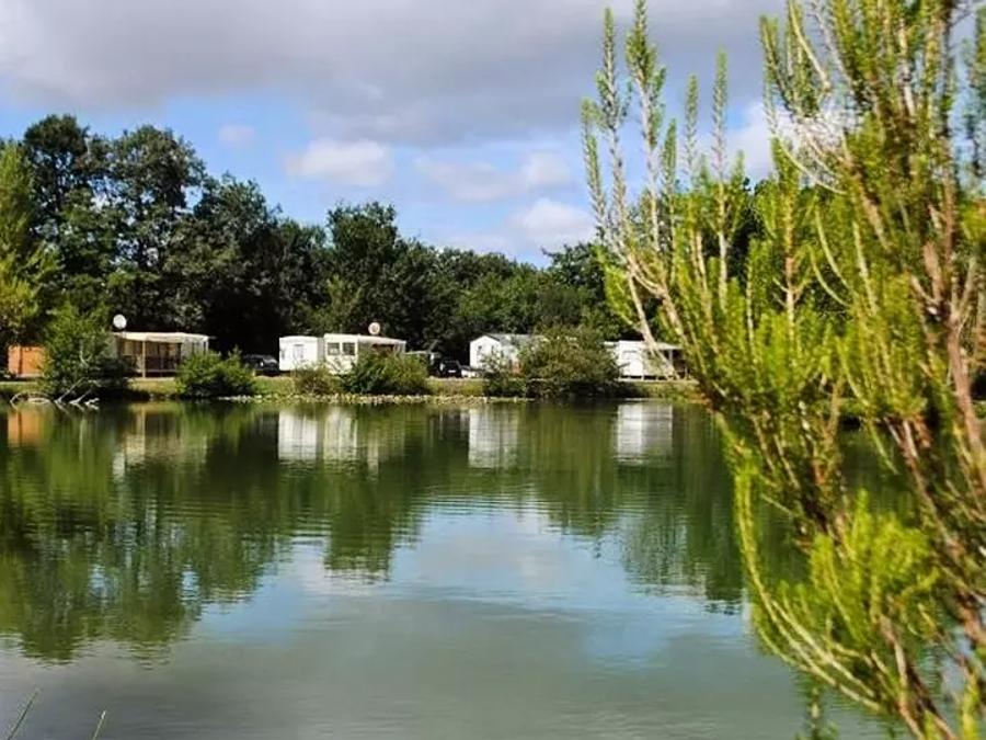 Camping Les Etangs Mina, 3* - 69
