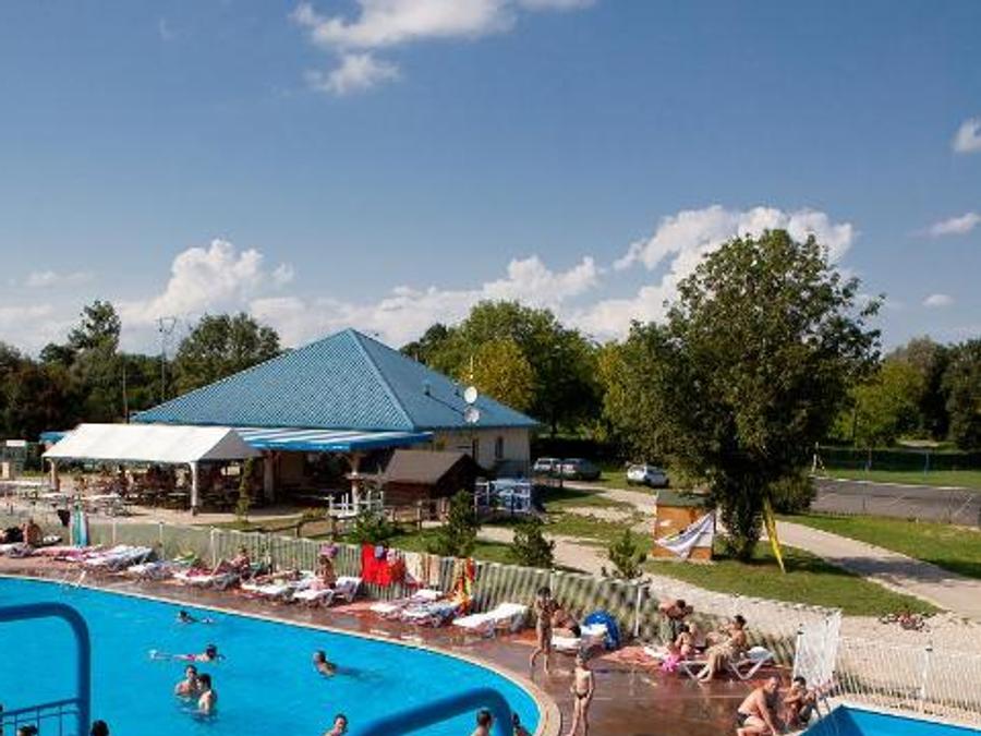 Camping Les Bords de Loue, 3* - 104