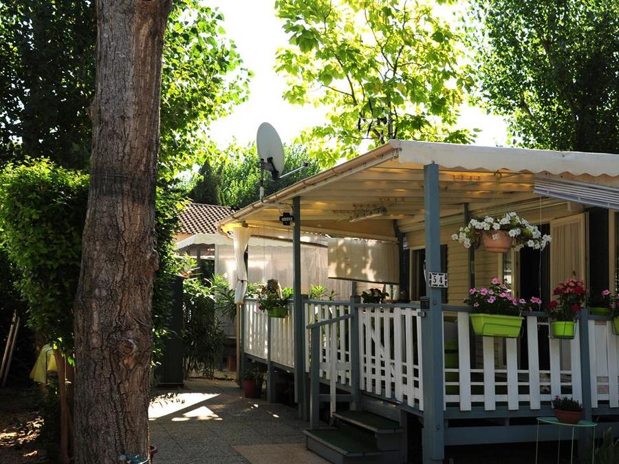 France - Camping Le Mas de L'isle, 3*