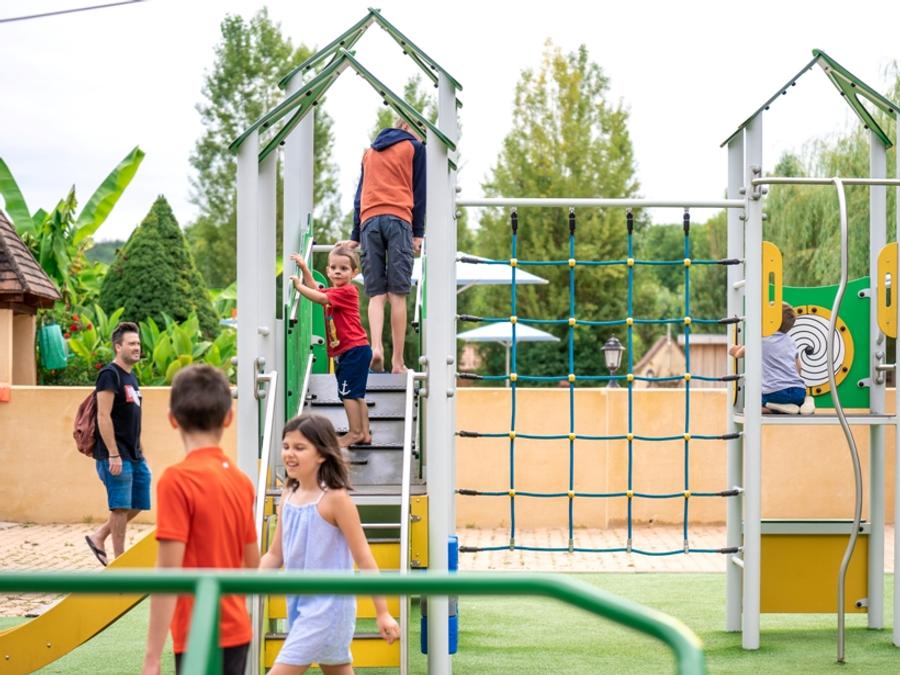 France - Camping le Pont de Mazerat, 4*
