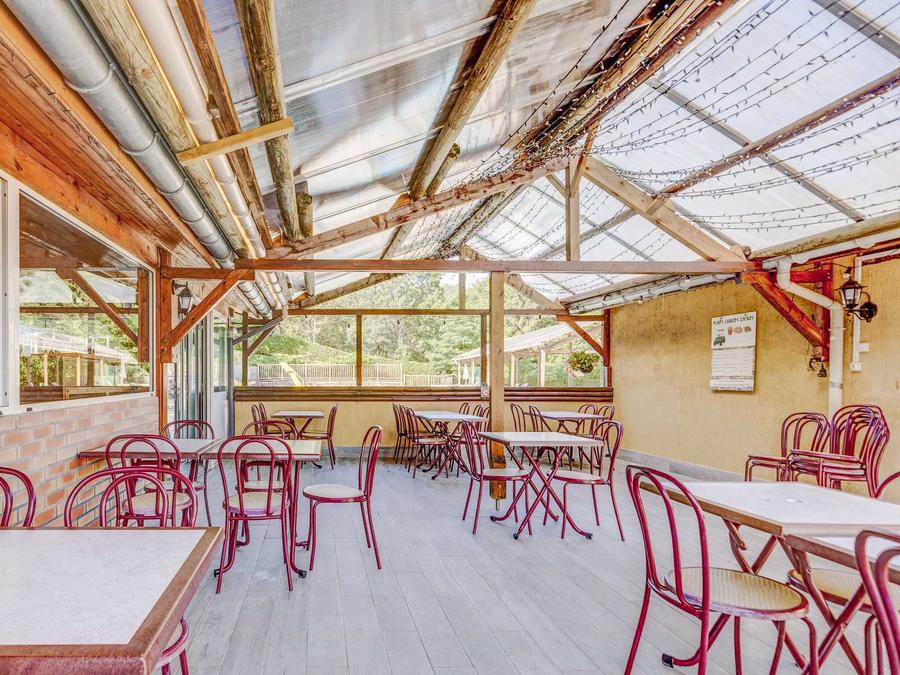 France - Auvergne-Rhône-Alpes (France) - Camping Ushuaia Villages L'Oasis, 5*