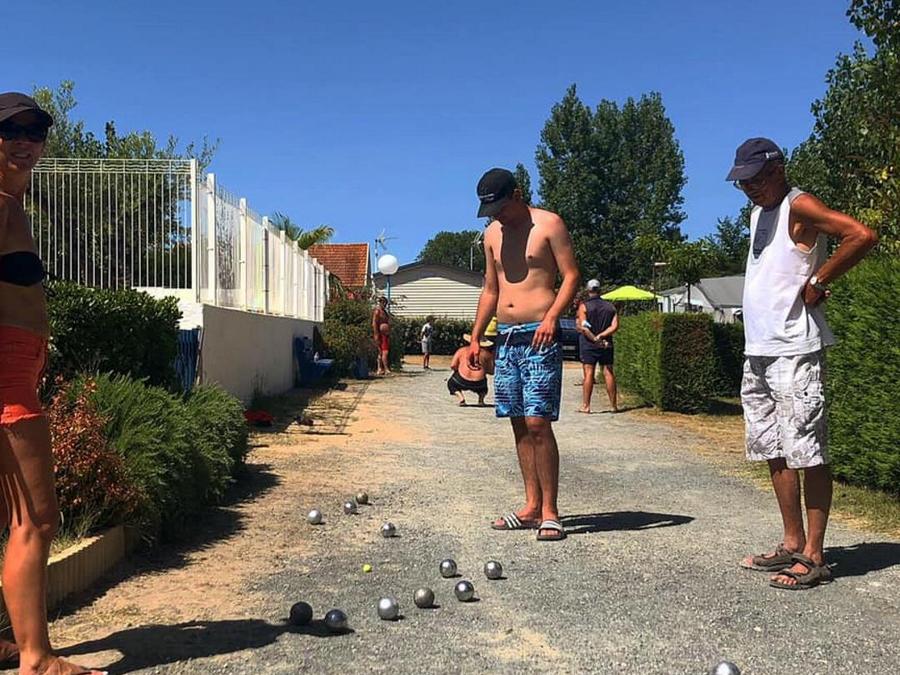 France - Camping Le Petit Bois, 3*