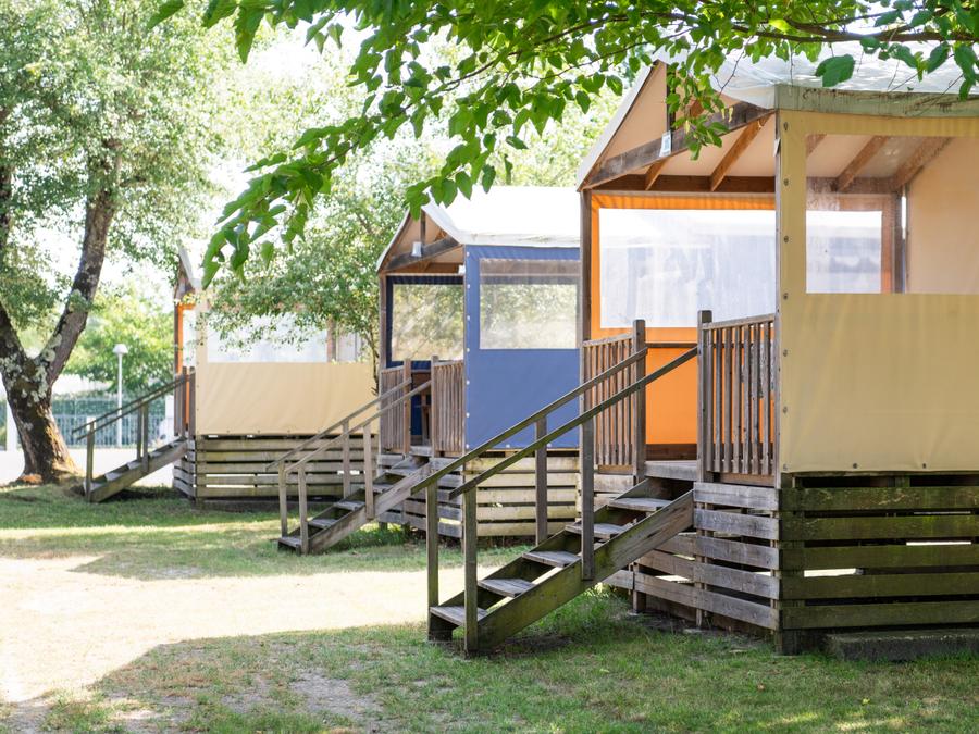 France - Routes du Monde - Camping de La Hume, 2*