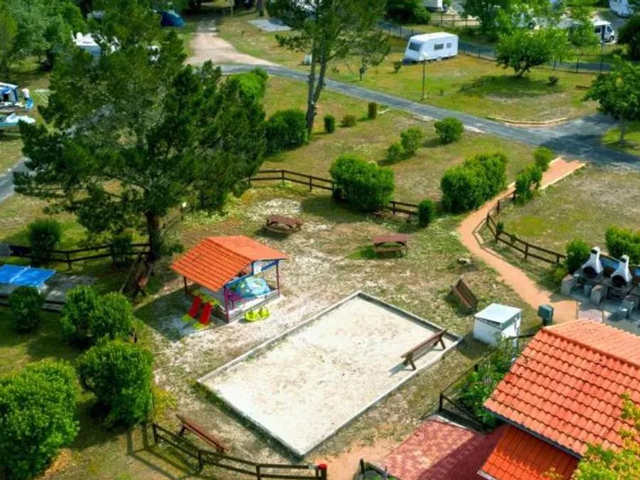 Camping Bel Air Village le Lac de Cazaux, 2*