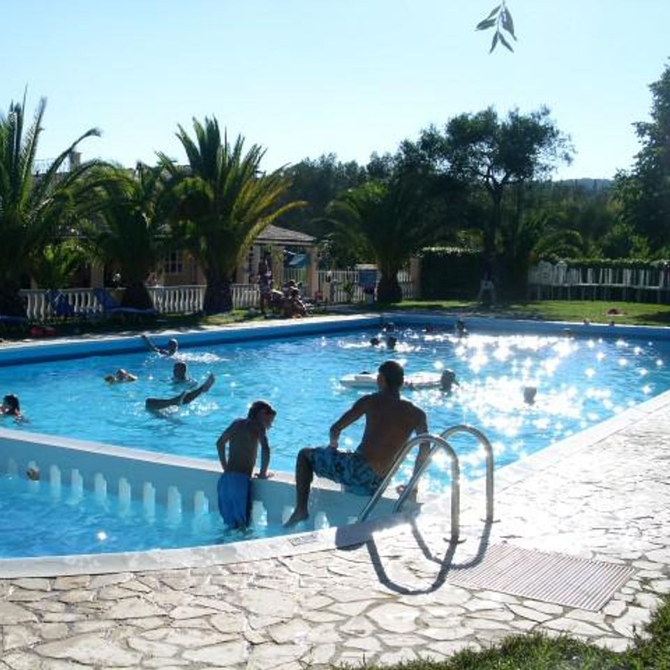 Camping Karda Beach