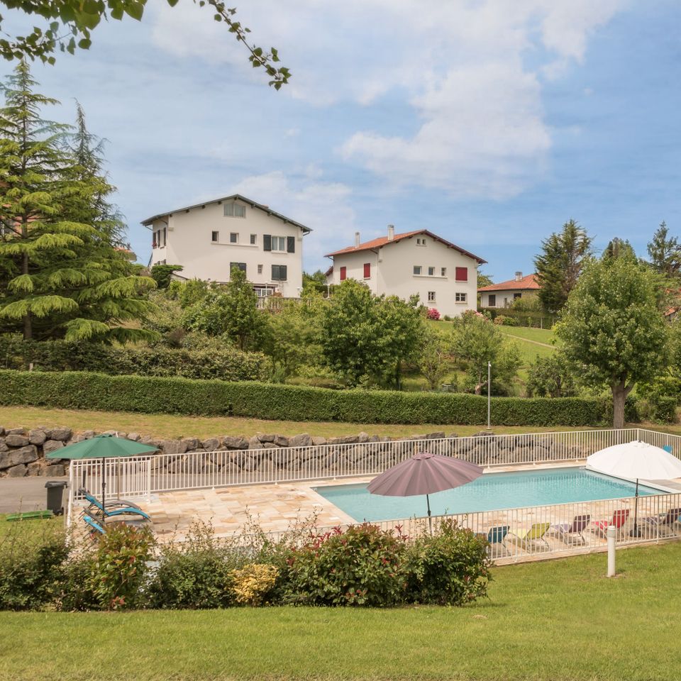 Where is Village de Chalets Auguste Delaune located? - Photo 3