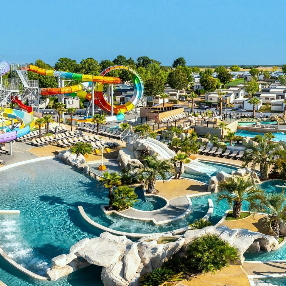 Where is Camping Club Les Brunelles 5* located? - Photo 3