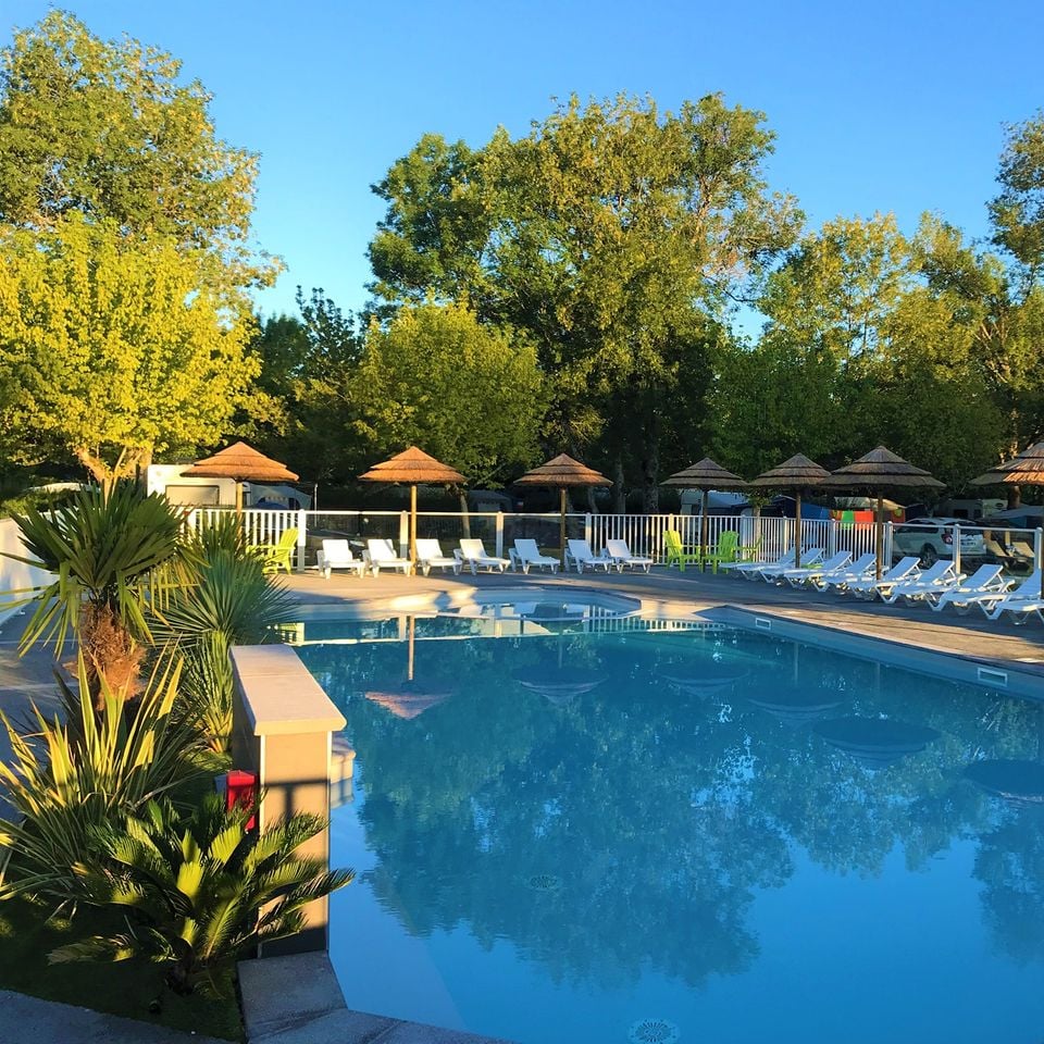 Where is Camping La Cigaline located? - Photo 2