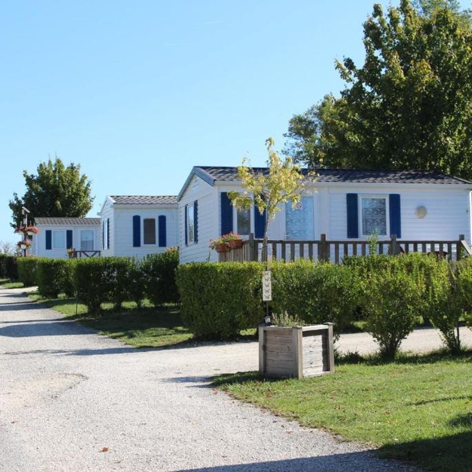 Where is Camping Le Pontis located? - Photo 2
