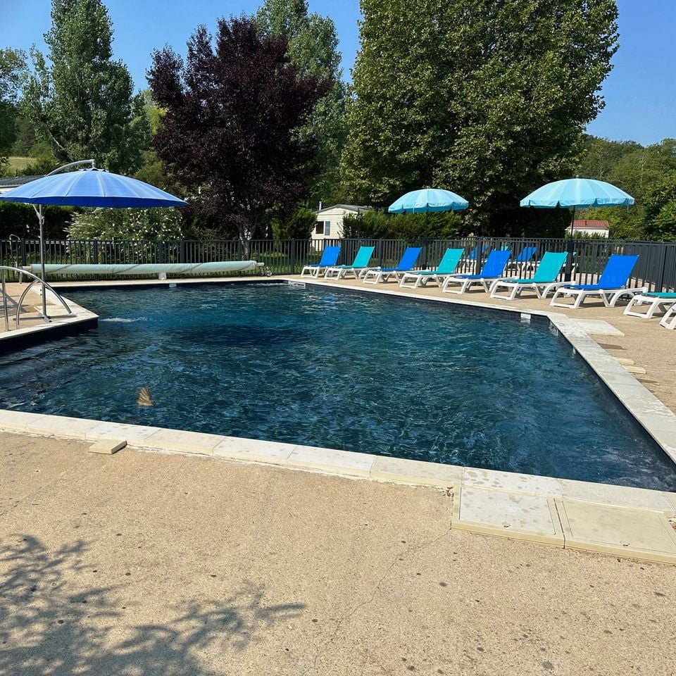 Where is Camping Le Pontillou located? - Photo 2