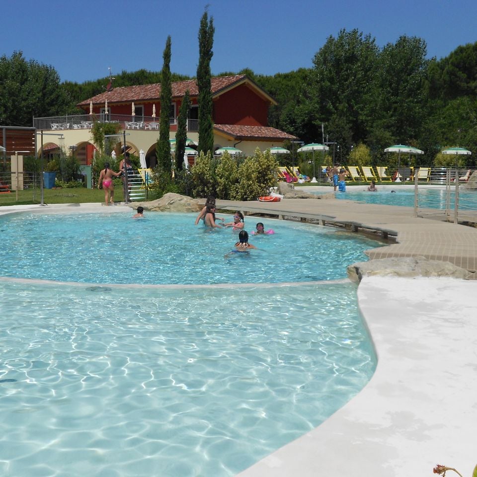 Where is Viareggio Family Collection located? - Photo 2