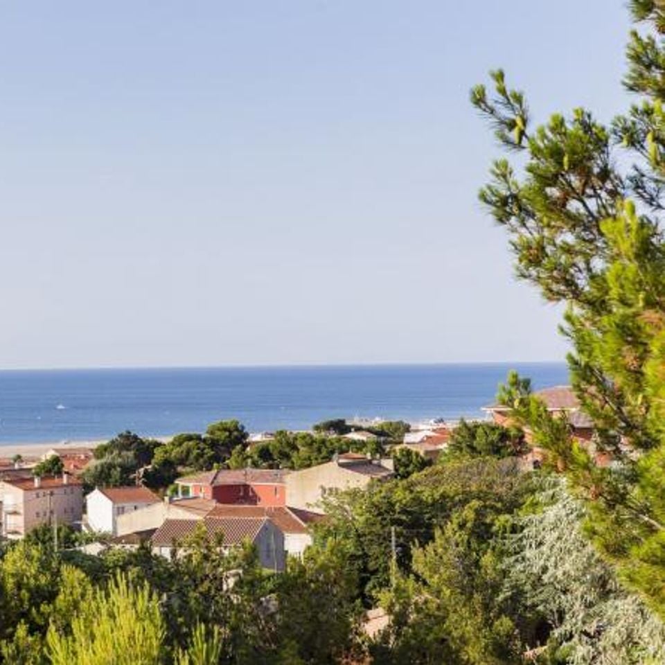 Where is Village vacances Les Romarins located? photo 5