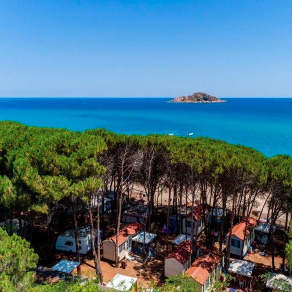Where is Camping Le Cernie located? - Photo 3