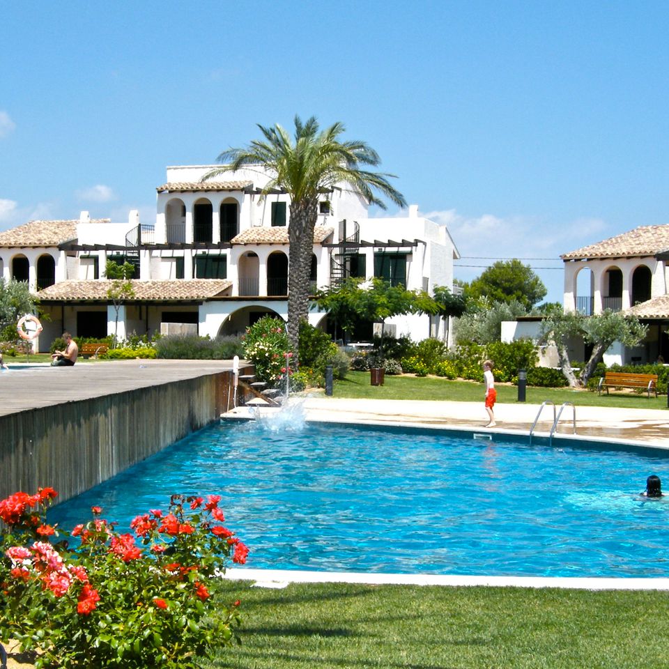 Oliveres Beach Resort