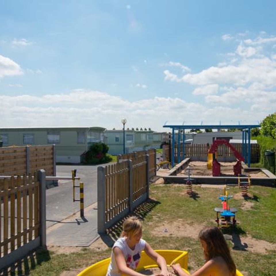 Where is Park Merlo located? - Photo 3