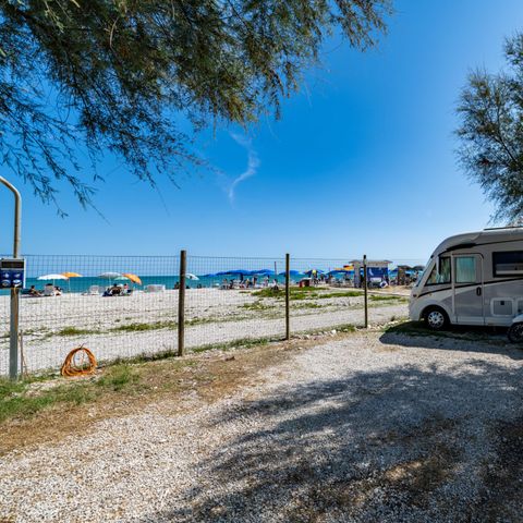 Kampeerplaats - Piazzola grande 2 personen inbegrepen
