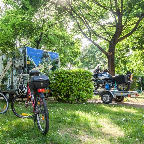 STAANPLAATS - SLAAPKAMER C (Tent + fiets)