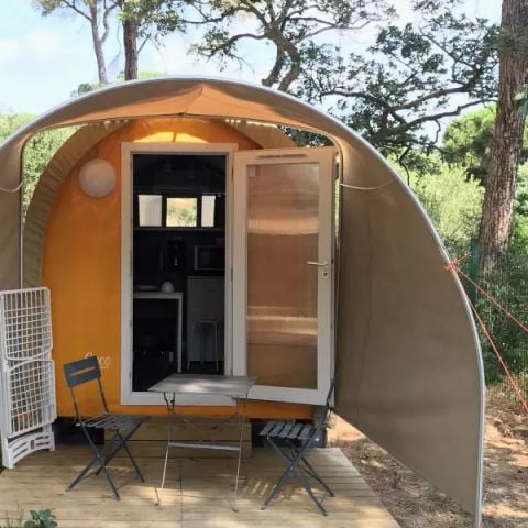 AUßERGEWÖHNLICHE UNTERKUNFT 2 Personen - Coco Wohnwagen 2 Zimmer 2 Personen Ohne Sanitär