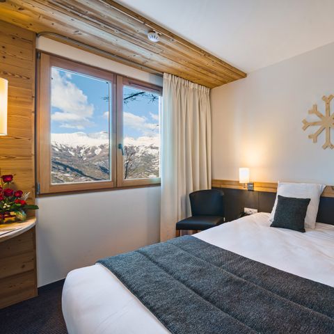 Hotelkamer 4 personen - Superior Familiekamer - Uitzicht op de bergen (Logies en Ontbijt)