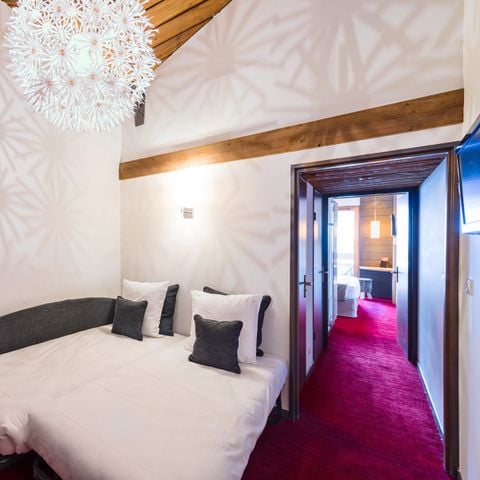 HABTIACIÓN 4 personas - Habitación Familiar Superior - Vista a la montaña (Alojamiento y Desayuno)