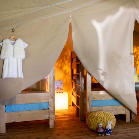 Tente en toile et en bois 4 personnes - Safari Lodge - 2 chambres + Frigidaire + Terrasse