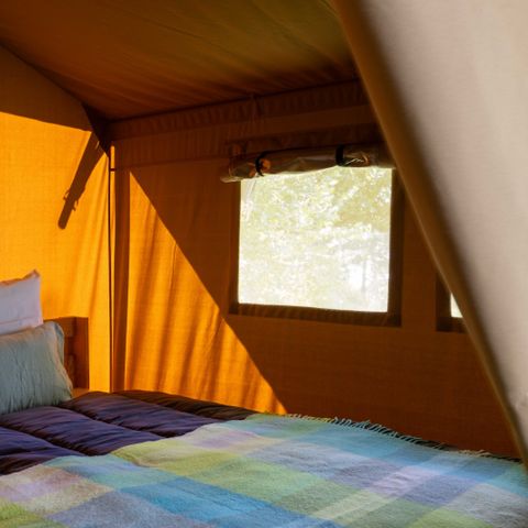 Tente en toile et en bois 4 personnes - Safari Lodge - 2 chambres + Frigidaire + Terrasse