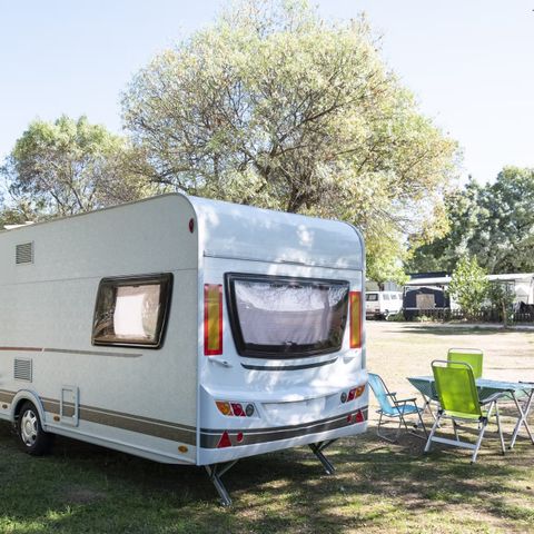 PLOT - AE (2p package / electricity / tent)