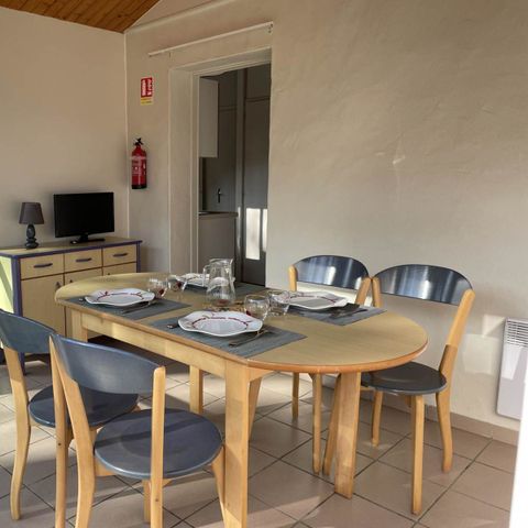 GÎTE 5 personnes - 2 chambres 