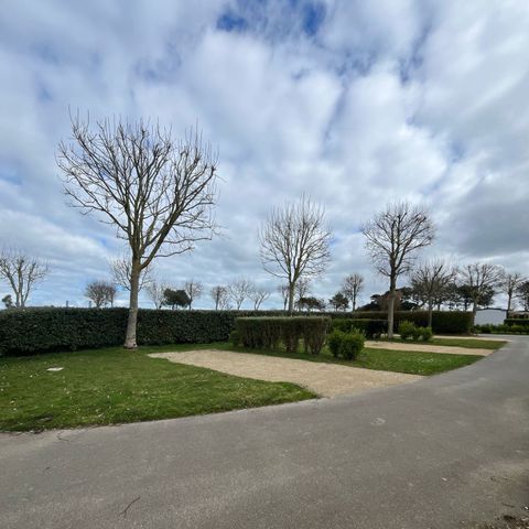 PLOT - Stabilised pitch for 2 people Electricity