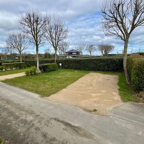 PLOT - Stabilised pitch for 2 people Electricity