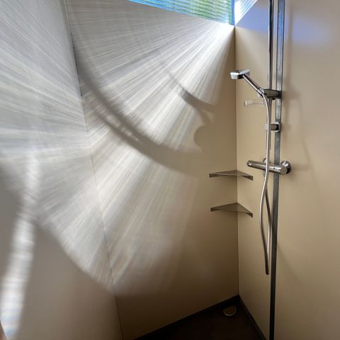 PARCELA - Parcela con instalaciones sanitarias privadas