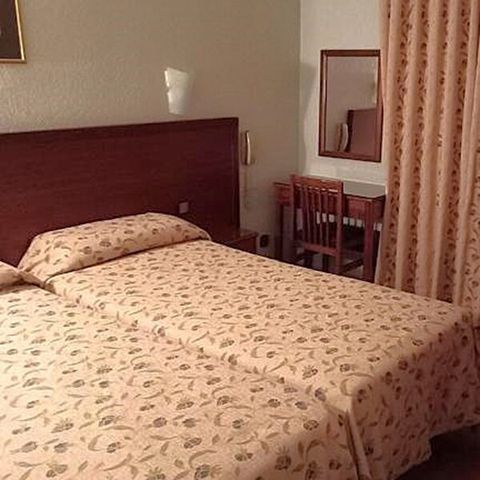 BEDROOM 2 people - Double room