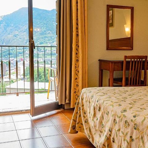 Zimmer 4 Personen - Vierbettzimmer - Gartenblick