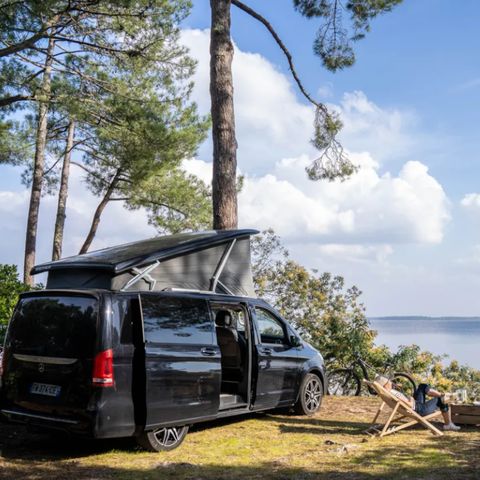 STAANPLAATS - Comfort standplaats - Elektriciteit - Uitzicht op het meer