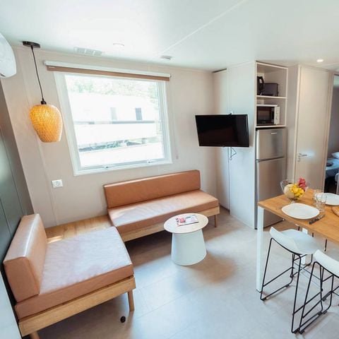 Stacaravan 6 personen - Exclusief - 3 slaapkamers - 2 doucheruimtes - Airconditioning.