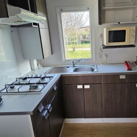 BUNGALOW 6 personnes - Mobil Home Aqua 3ch 6persTerrasse Semi-Couverte Clim TV