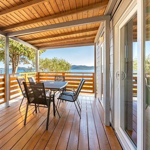 BUNGALOW 4 persone - Casa mobile | Comfort | 2 camere da letto | 4 persone | Terrazza rialzata | 2 bagni | Aria condizionata | TV