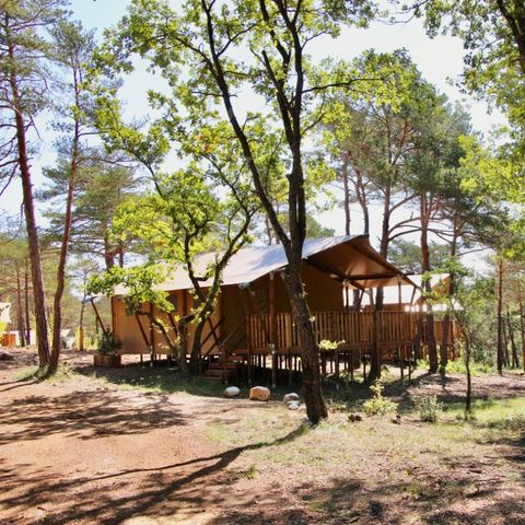 Canvas and wooden tent 5 persons - Lodge tent - 35 m² - 2 bedrooms