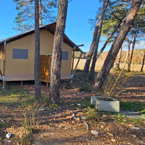 Canvas and wooden tent 4 persons - Lodge tent - 35 m² - 2 bedrooms - PMR