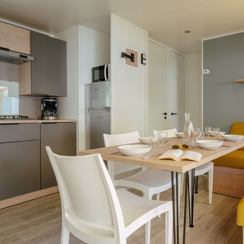 BUNGALOW 6 personnes - Mobil-home | Premium | 3 Ch. | 6 Pers. | Terrasse surélevée | 2 SDB | Clim.
