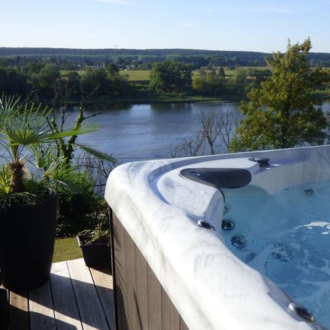 Mobile home 6 persons - Luxe SPA - 2 bedrooms - 2 bathrooms - 2 WC - CLIM - TV + Dishwasher + Jacuzzi