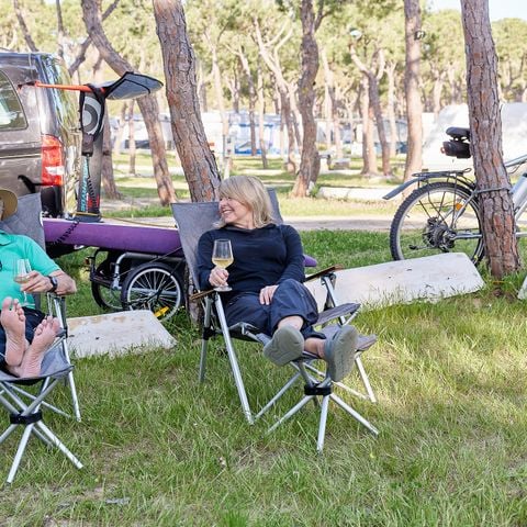 EMPLACEMENT - MOYEN POUR PETITE CARAVANE