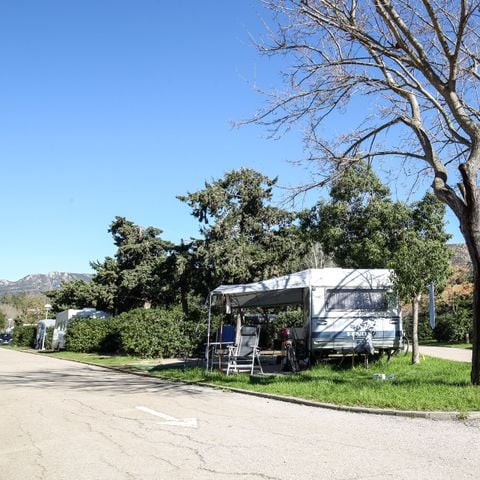 PIAZZOLA - GRANDE TERRENO CON ACQUA E SOLE