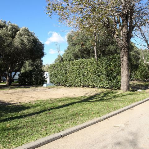PIAZZOLA - GRANDE TERRENO CON ACQUA E SOLE
