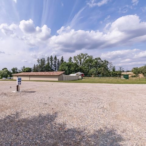 EMPLACEMENT - Emplacement de camping-car vide